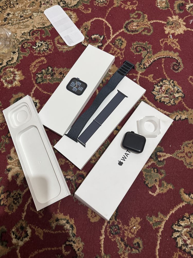 продается Apple watch se 2024