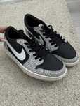 adidasi nike noi