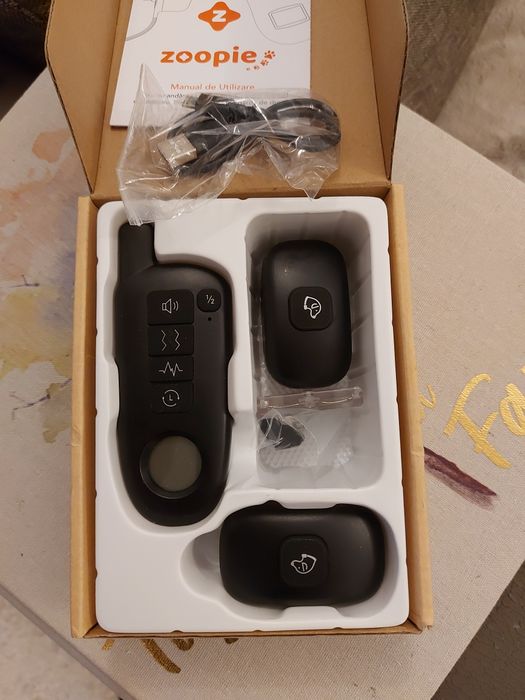 Zgarda electrica pentru doi caini