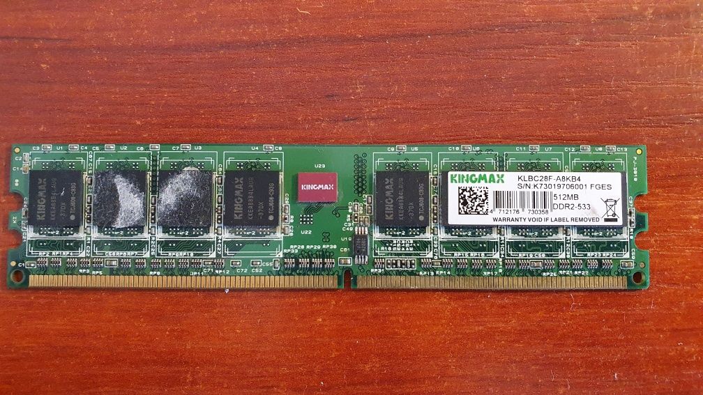 Memorie RAM DDR2 1GB Corsair 800Mhz + 1x 512Mb