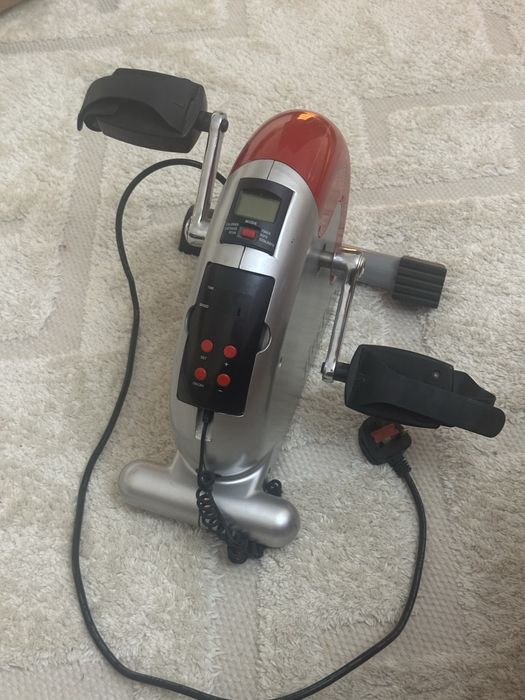 Мини велотренажёр — компактный тренажёр для дома и офиса