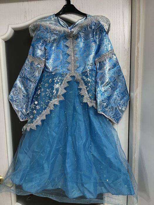 продам новогодний костюм карнавальный костюм. Эльза