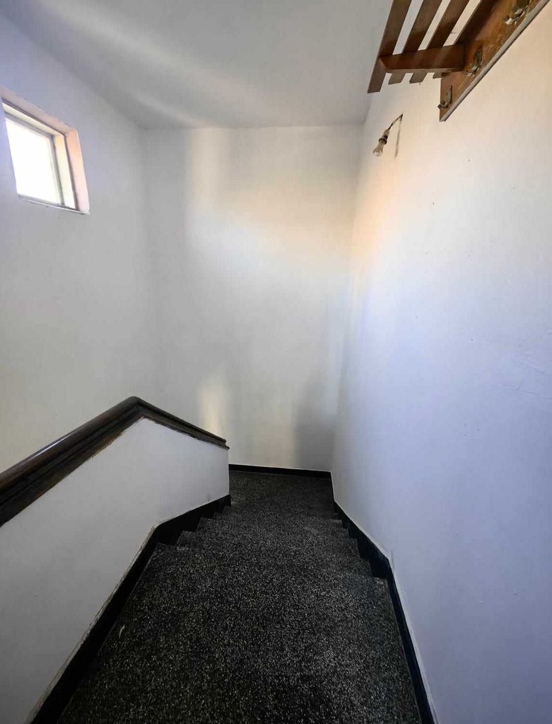 Продава се Къща в Разград, Център - 192 кв.м за 651 €/кв.м - Снимка #3