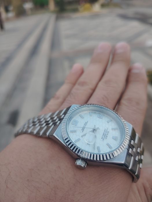 Rolex soati kumush rang