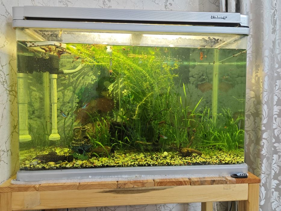 Аквариум заводской 150 литров.