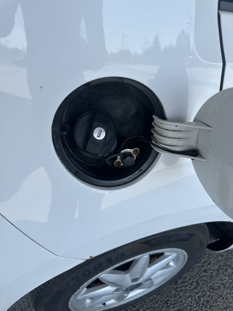 Volkwagen UP 1l +Gaz . Masina perfecta de oras