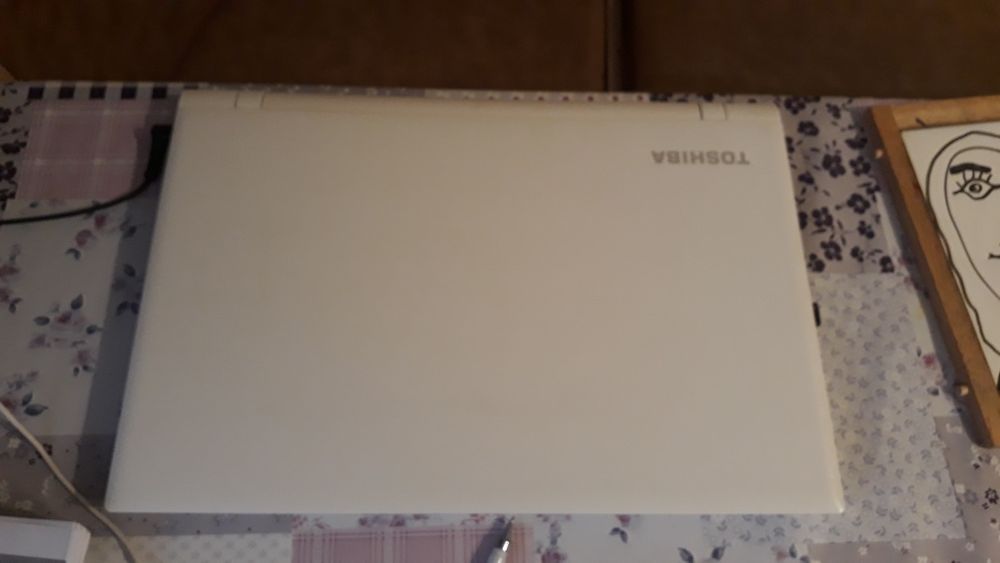 Laptop Toshiba Satellite+geanta-C55-C-137 cu procesor Intel® Core™