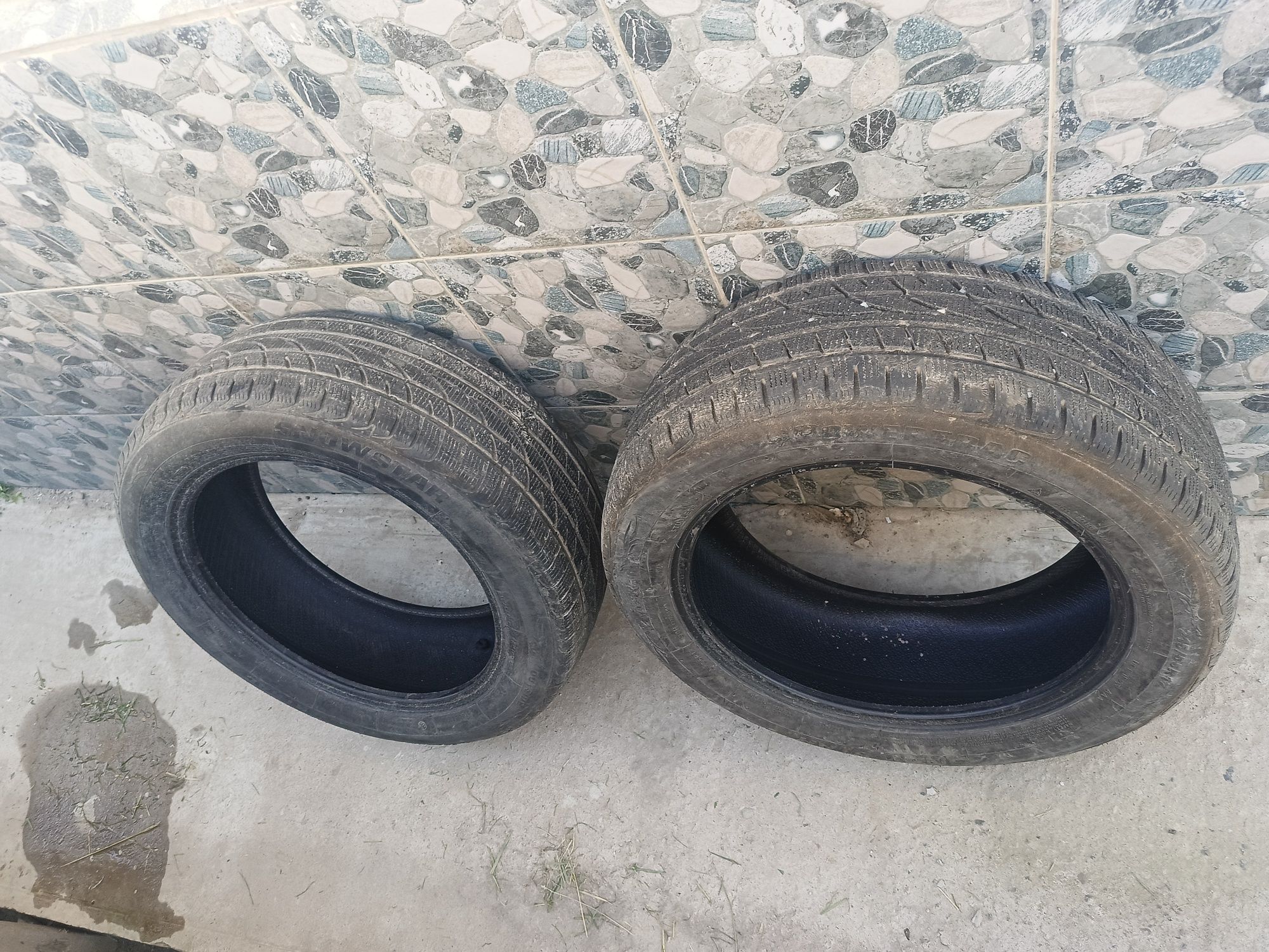 Продам зимние шины 215/55 р17