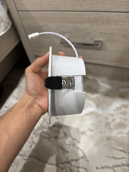 LED galogen lampochka (uy uchun) sotiladi