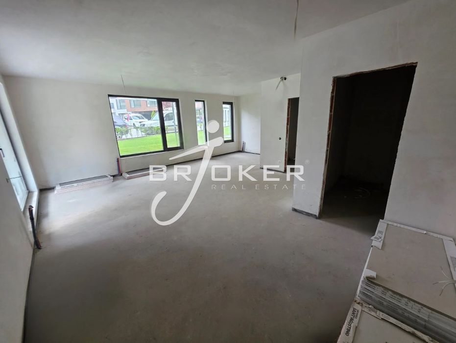 Продава се Тристаен апартамент в София, Горна баня - 177 кв.м за 1780 €/кв.м - Снимка #7