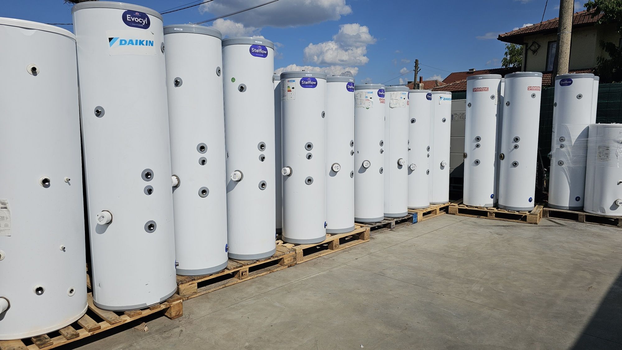 бойлер от 160л до 300л с голяма  серпентина за термопомпа до 30kw