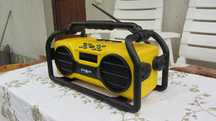 Radio santier acumulator li-ion incorporat bluetooth radio dab aux