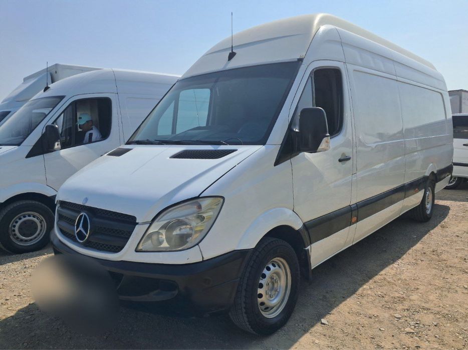 Спринтер (МЕРС) сотилади