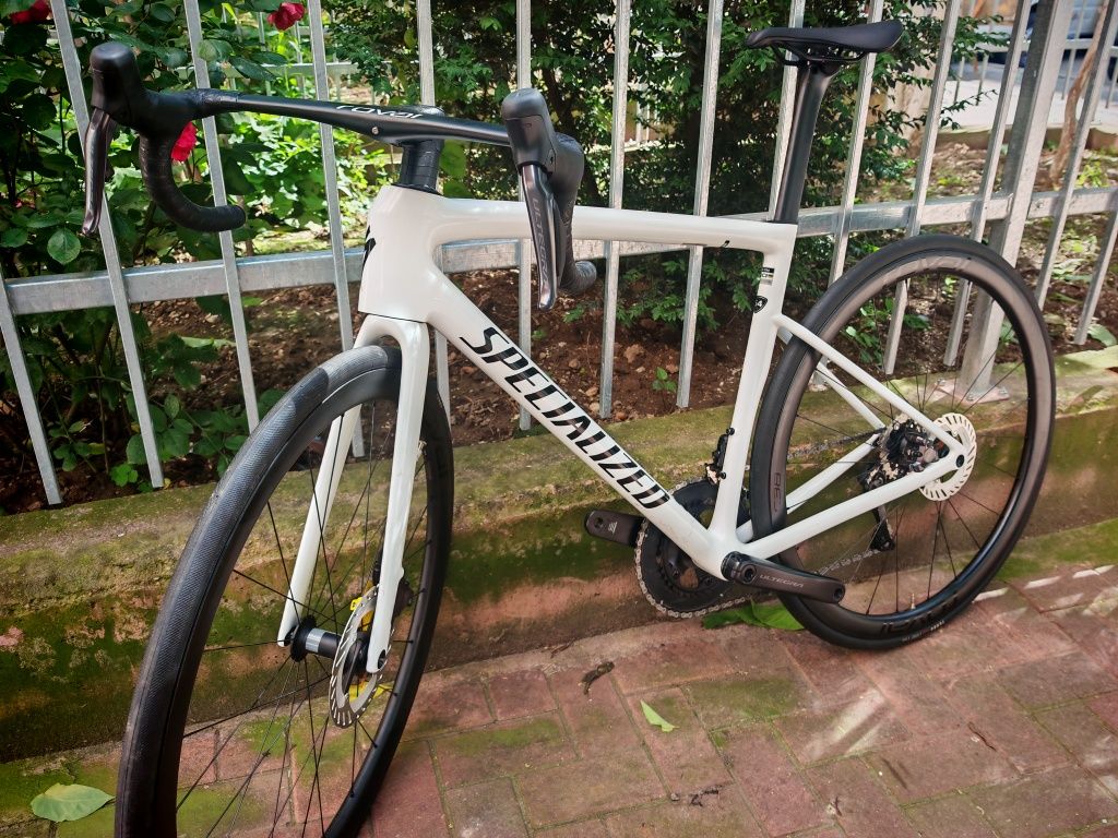 Bicicleta cursiera carbon Specialized Tarmac SL8 Di2 12V Cockpit Roval