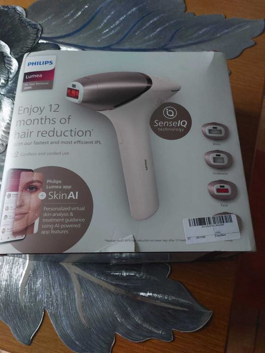 Vând epilator IPL Philips Lumea Seria 9900 BRI977/00 (sigilat).