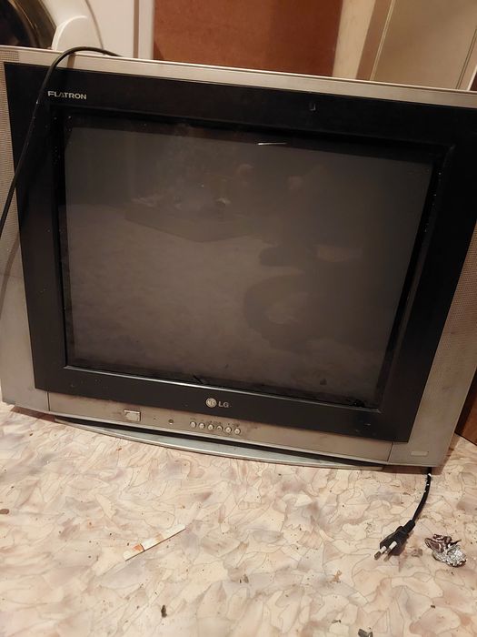 Отдам бесплатно телевизор