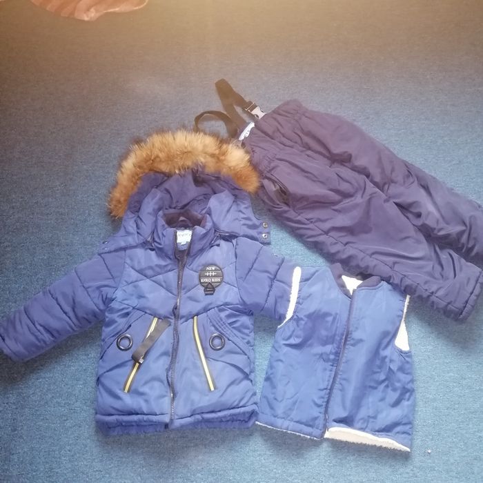 Продам зимнюю куртку на мальчика