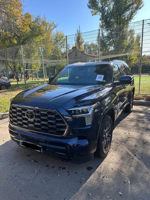 Toyota Sequoia 2023г