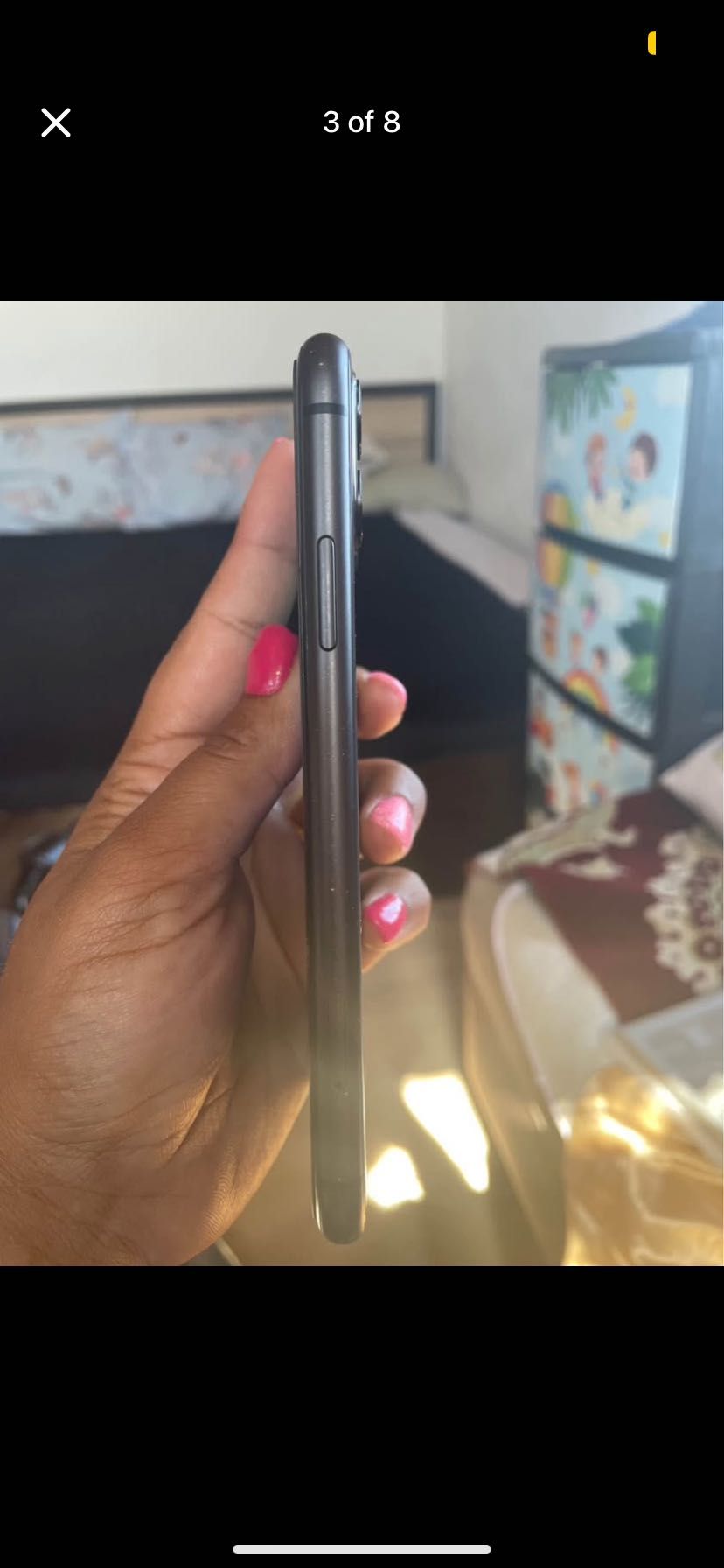 iphone 11 Телефона работи перфектно има една забележка на дисплея.