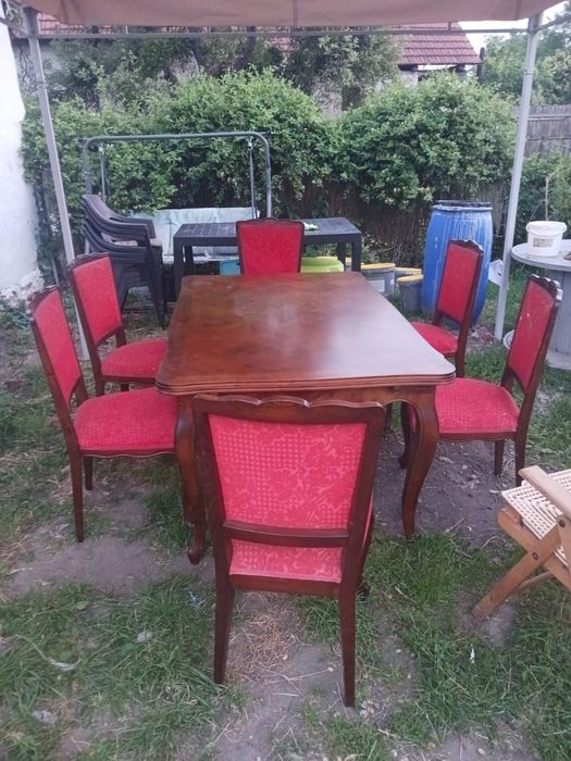 Masa cu 6 scaune din lemn masiv