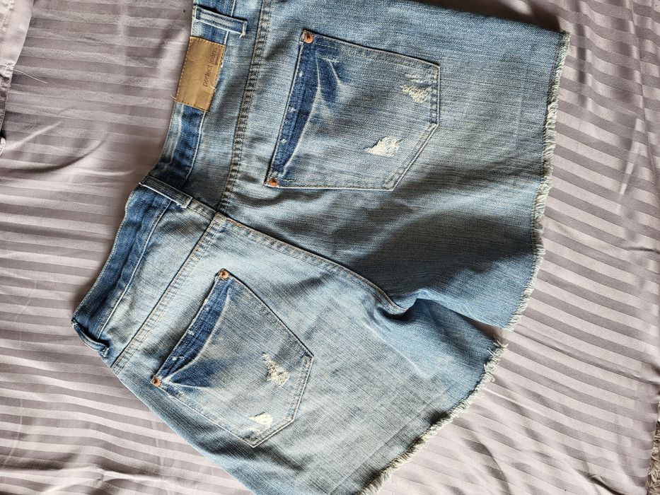 Pantaloni scurti blug dama marimea 42