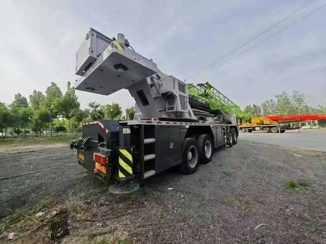 Avtokran Zoomlion 100t