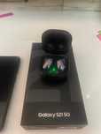 Samsung S 21 128gb с наушниками buds life и Часы Samsung Watch4