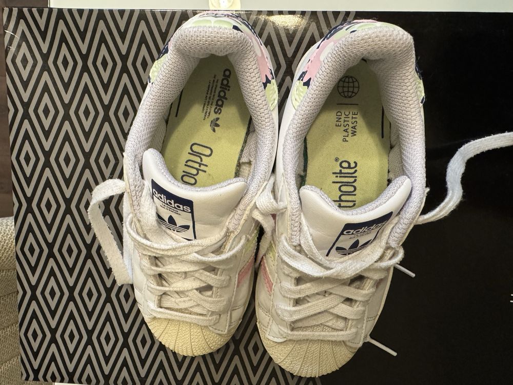 Adidas Superstar