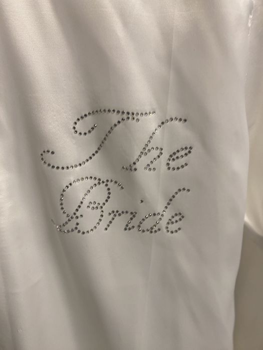 Halat de mireasa alb cu pene