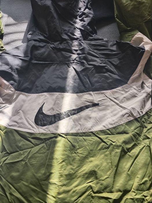 Преходно яке с качулка