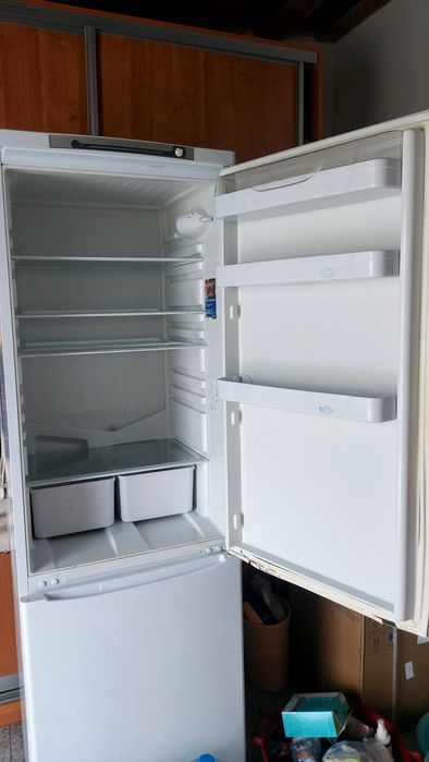 Холодильник INDESIT