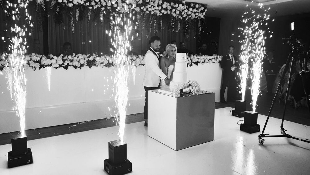 Fum greu si artificii SPARKULAR pentru dansul mirilor