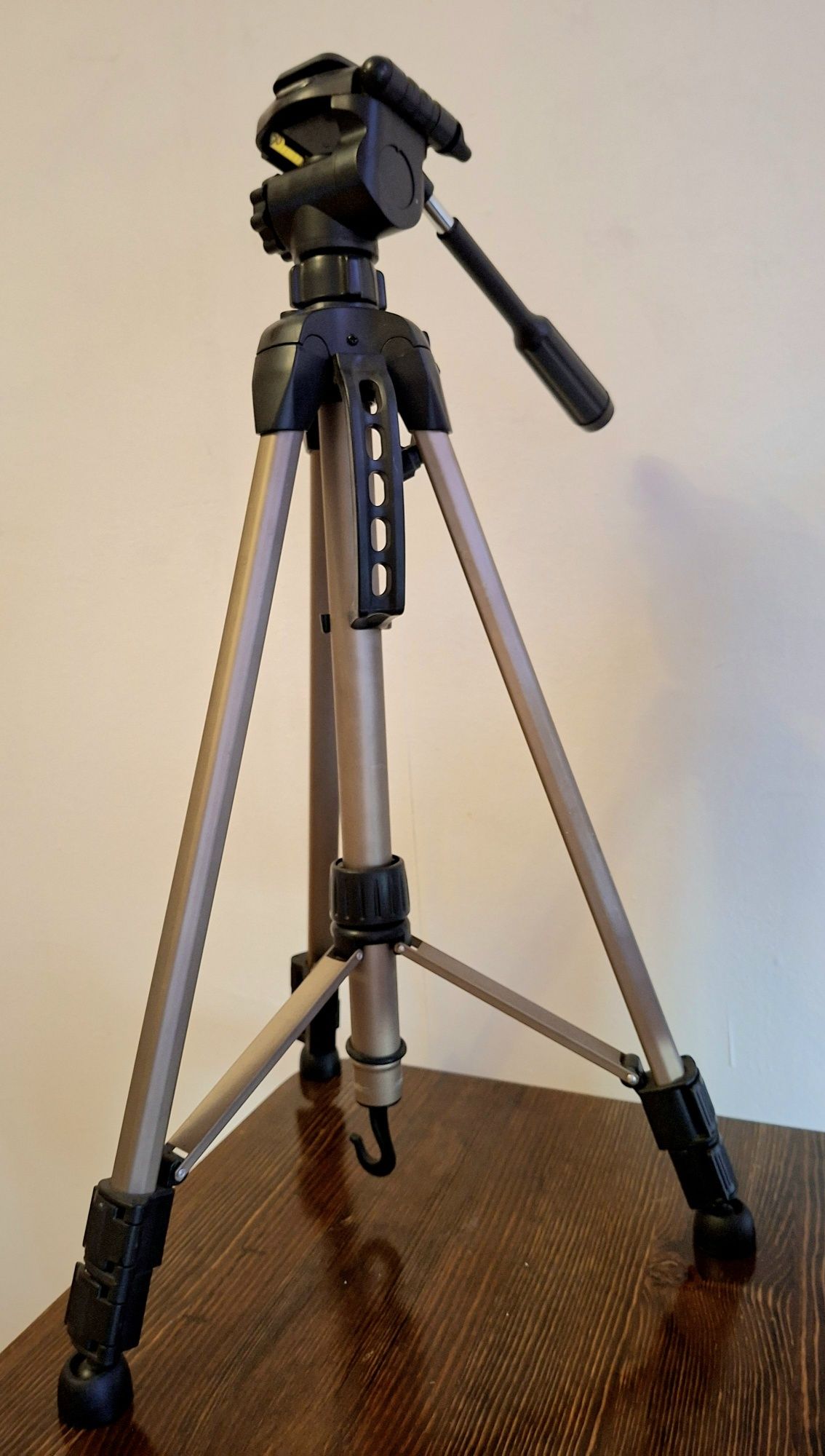 Фотообектив Thunder trupod 22
Фотообектив