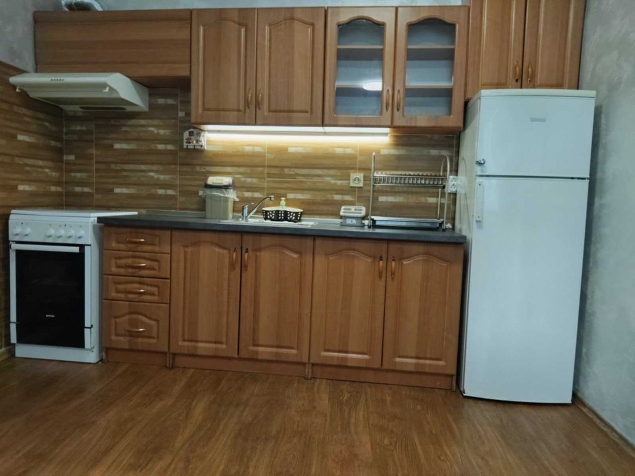 Дава се под наем Двустаен апартамент в Банкя - 56 кв.м за 382.5 € - Снимка #1