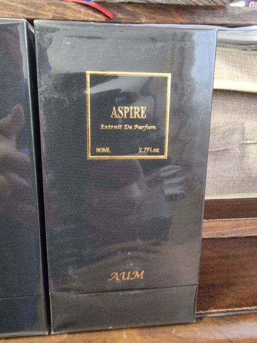 Parfumuri AUM diferite modele