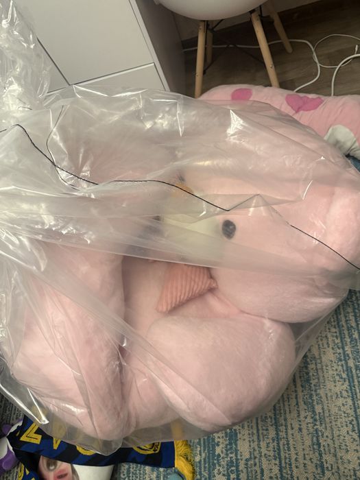 Большой плюшевый медведь