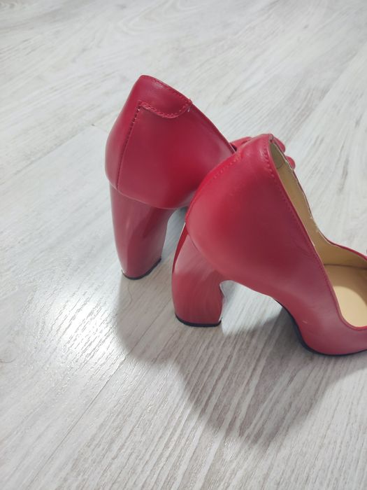 Pantofi de piele naturală - mărimea 40