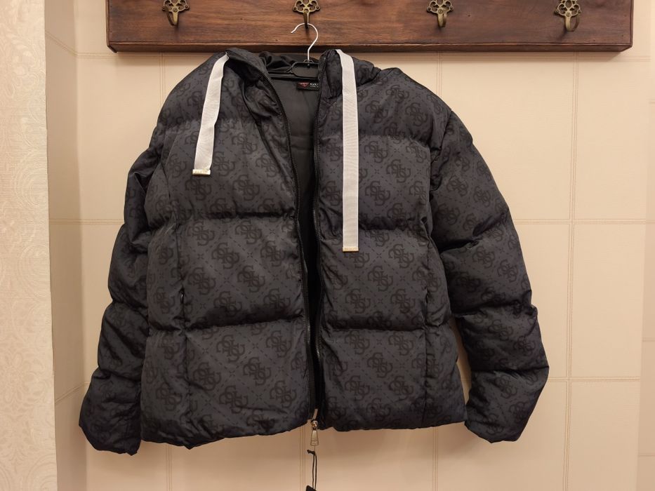 Дамско зимно яке – стил и топлина в едно! Налично само  XXL