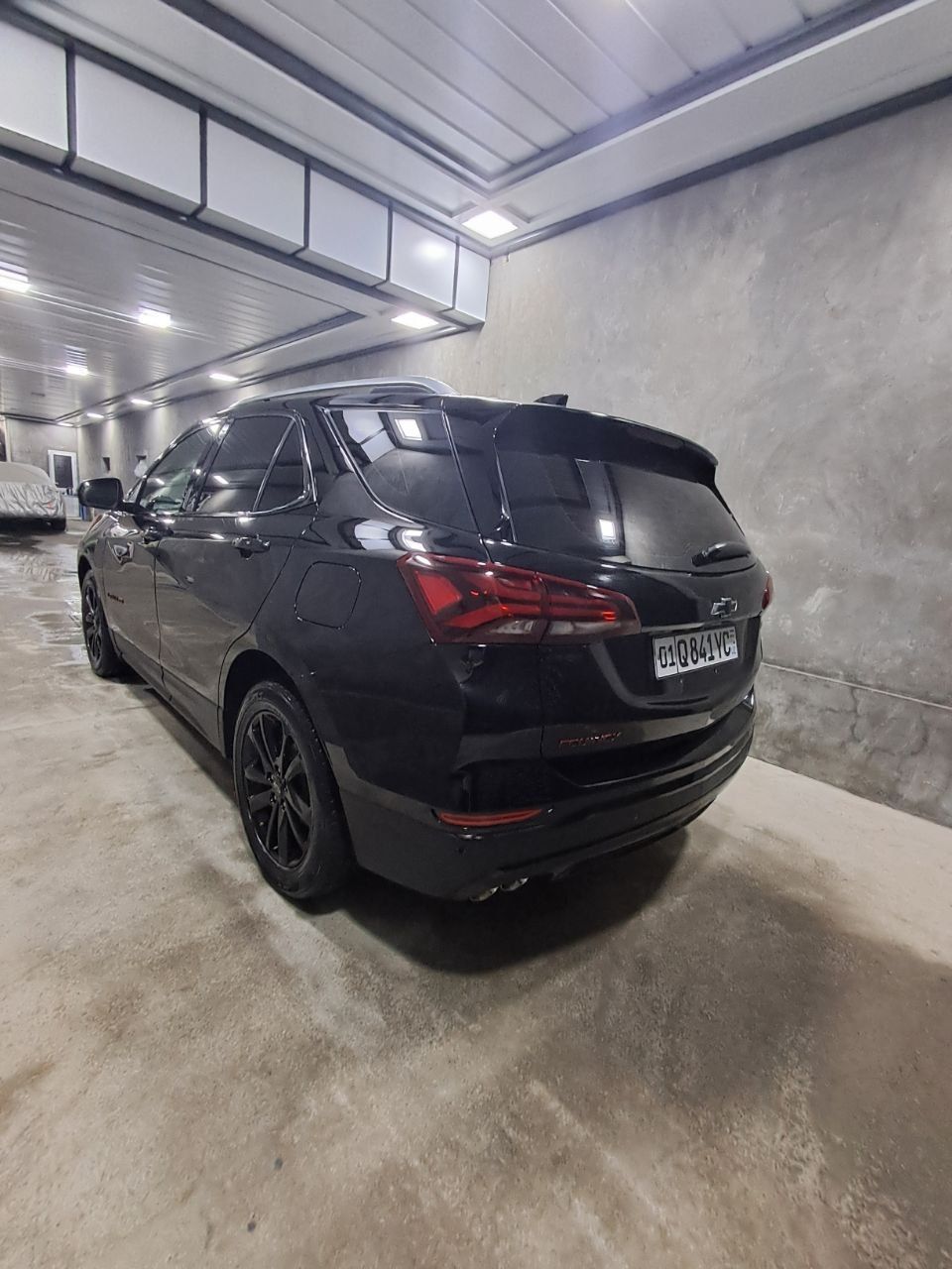 Equinox full qora