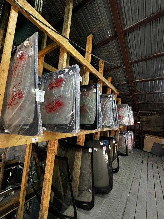 Установка автостекла. Установка  лобовые на въезд  Установка задние