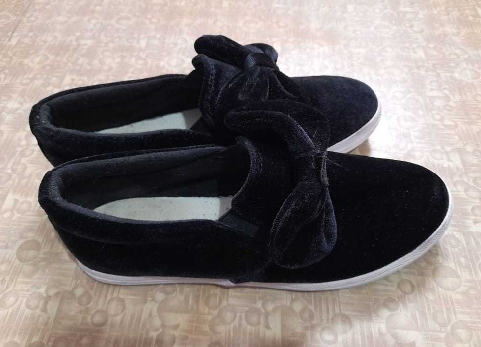 Vand balerini/espadrile catifea neagra mas.38 - 50 lei