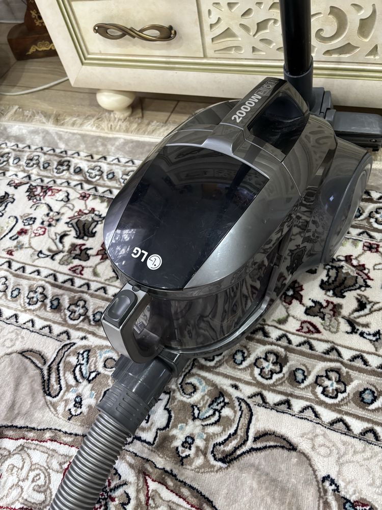 Продам пылесос LG
