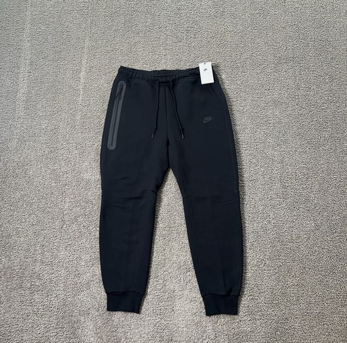 Nike Tech Fleece долнище / Size S