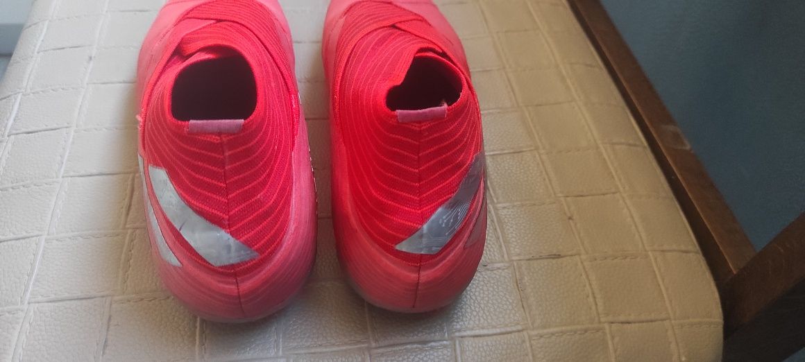Adidas Nemeziz 19+.н.39
Брайън Бърн