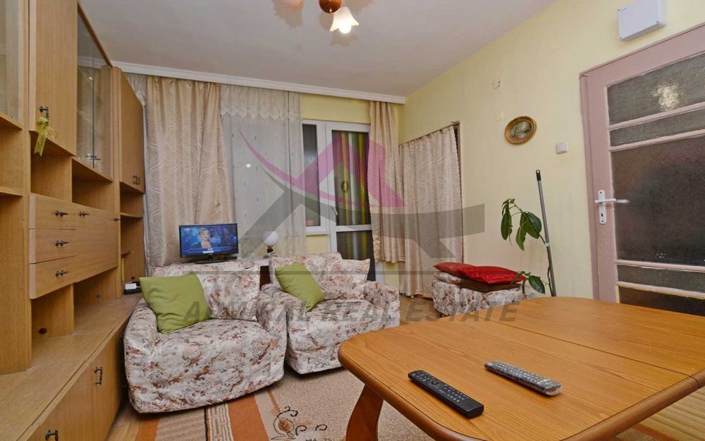 Дава се под наем Двустаен апартамент в Варна, Център - 60 кв.м за 433.5 € - Снимка #1