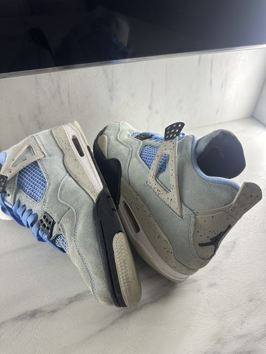 Jordan '4  University Blue