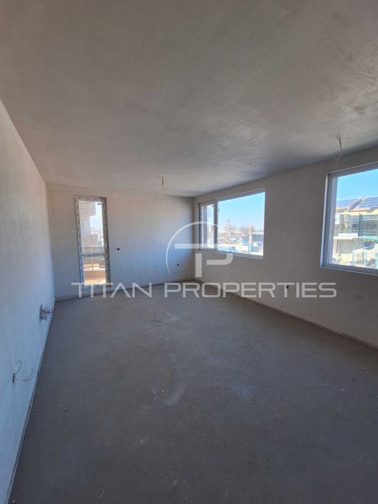 Продава се Тристаен апартамент в Пловдив, Остромила - 109 кв.м за 1432 €/кв.м - Снимка #2