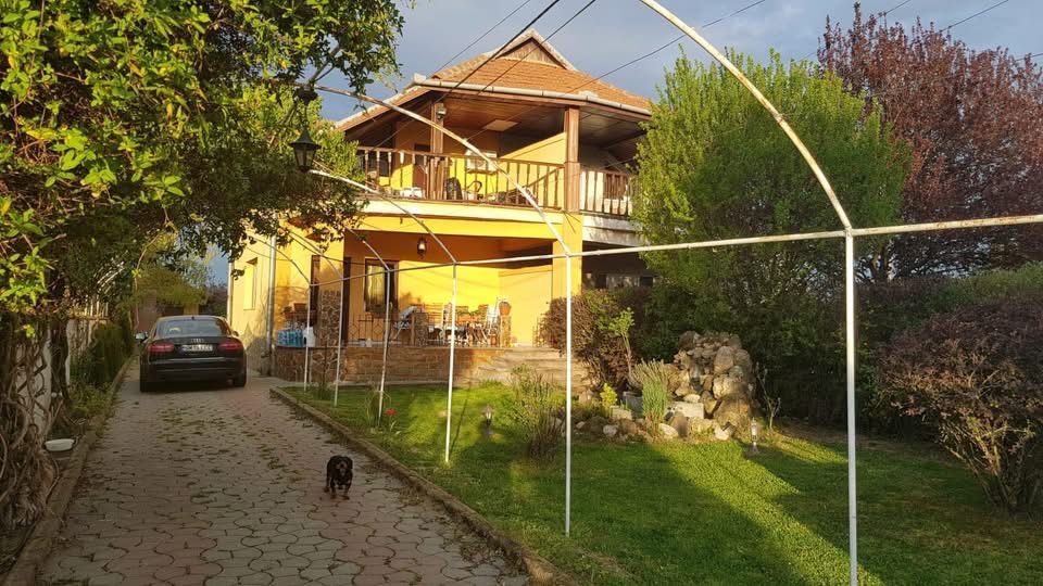 Ofer spre vanzare Casa Duplex in Viile Satu Mare
