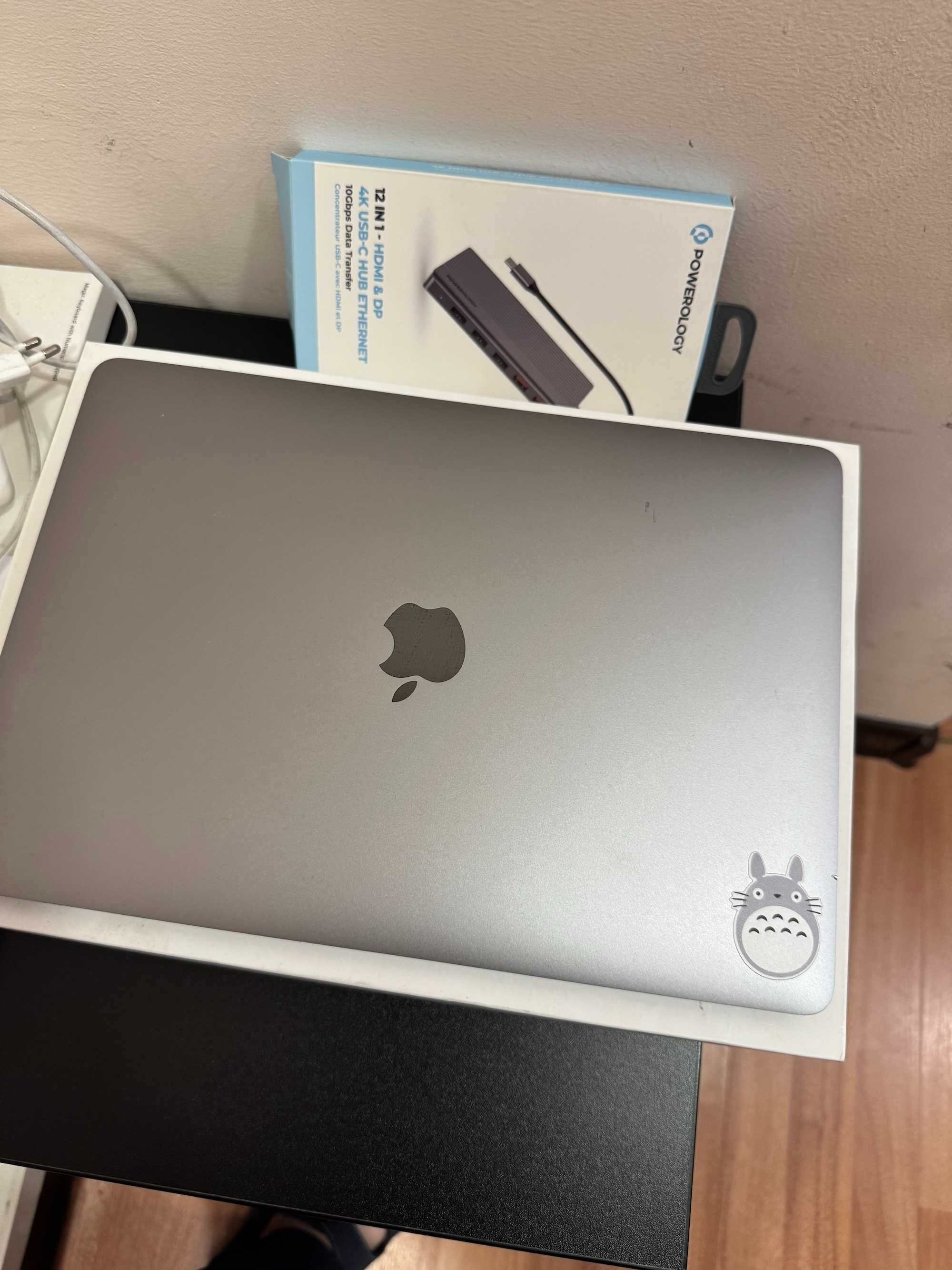 Mac book pro 2019 intel core i5 , 8/256 (Apple)