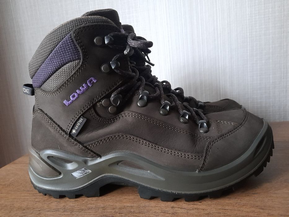 LOWA RENEGADE gore tex обувки 38 номер.
